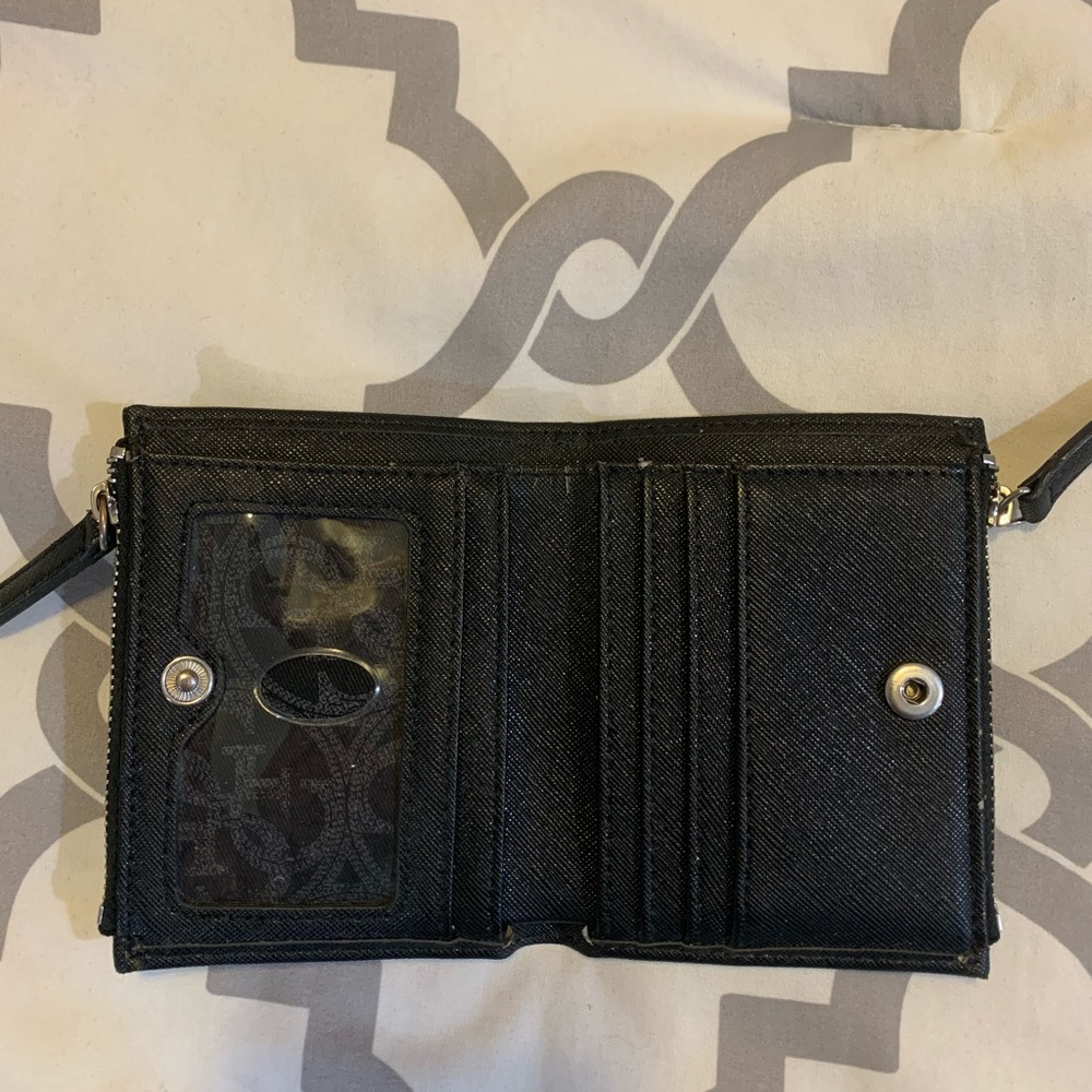 Guess Wallet - Picture 4 of 9